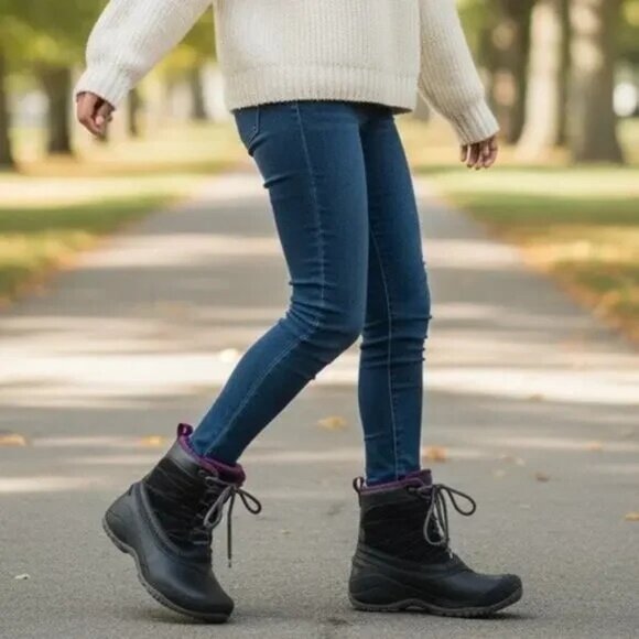 The North Face Womens Black Stormkat Cold Weather Faux Fur Lined Boots Sz 9 3009 - Picture 2 of 16